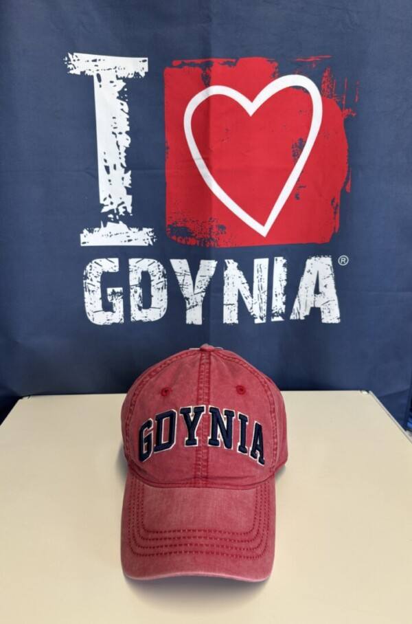 I Love Gdynia - najlepszy sklep z pamiątkami - Czapka czerwona Robin Ruth z granatowym haftem GDYNIA