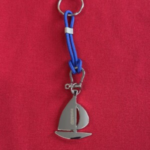 I Love Gdynia - najlepszy sklep z pamiątkami - Brelok Gdynia żaglówka na niebieskim sznurku